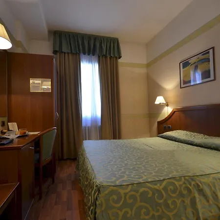 Edo Hotel 3*